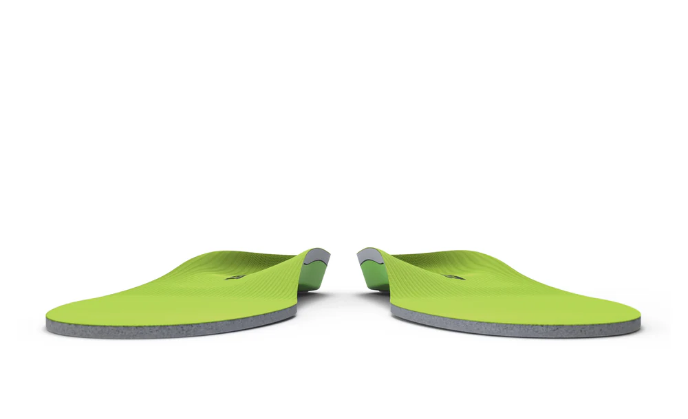 View7_All-Purpose_Support_High-Arch_2731x1667_58e7e7b3-ff3f-44d3-a1d5-ce2576651d24 - Horizon Industries Bright lime green flip-flops with gray soles placed apart on a white background.